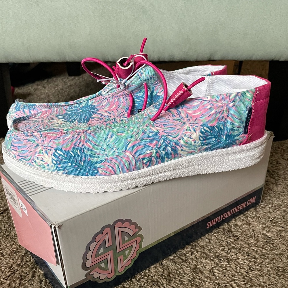 Simply Southern shoe Sz 10